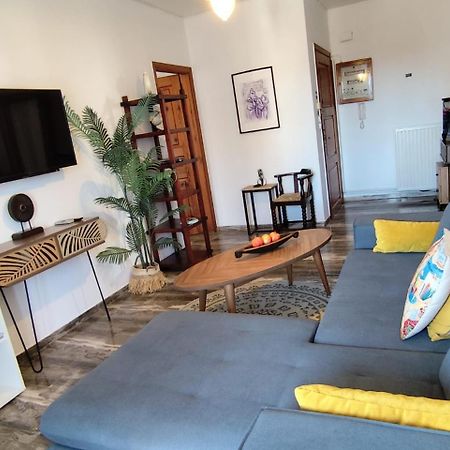 Lauren'S Charm Town Apartment Lefkáda エクステリア 写真