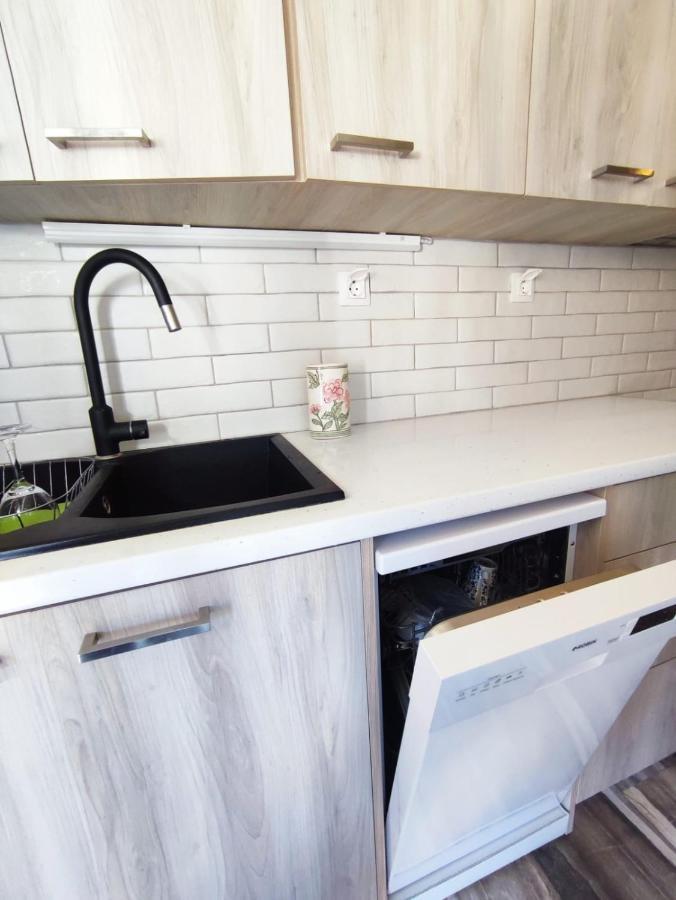Lauren'S Charm Town Apartment Lefkáda エクステリア 写真